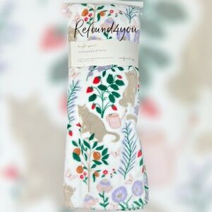 PETS - Bright Spirit - ‘Cats in Garden’ Plush Oversized Throw. 60x70”. NWT Firm!